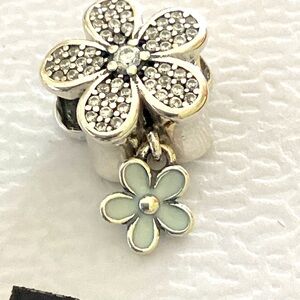 Pandora Dazzling Daisy charm new